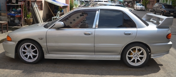 ขาย Lanser E-Car หล่อเรียบๆมีซันลูฟ ใช่งานดีประหยัดด้วย LPG 95,000 บาท ขาย Lanser E-Car หล่อเรียบๆมีซันลูฟ ใช่งานดีประหยัดด้วย LPG 95,000 บาท