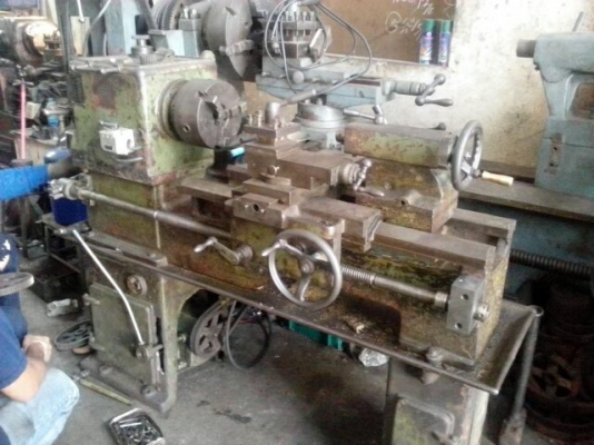 เครื่องกลึง 4 ฟุต เพลาเดียว คอม้าถอดได้ กลึงเกลียวได้ พร้อมใช้งาน 40,000  ด่วน !!!!