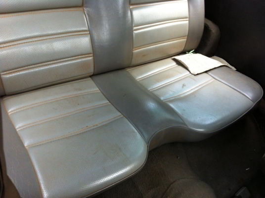 ขายมาสด้าเล็กพร้อมใช้ สีใหม่ ระบบดีทุกจุด มีแอร์ มีเล่มทะเบียน