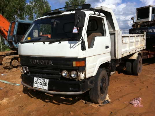 รถบรรทุก 6 ล้อดั๊มพ์ ยี่ห้อ TOYOTA BU91 เครื่อง 14B  เครื่องดี ปั๊มดี Fหน้าหลัง คัซซีสวย พวงมาลัยพาเวอร์ ทะเบียนเต็ม พร้อมโอน ติดต่อ 090-1927900