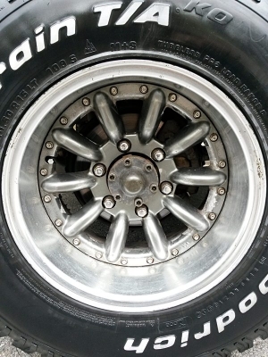 ขออนุญาตลงขายล้อแม็กกล้วยแท้ญี่ปุ่นและยางBF 31x10.5x15 ครับ