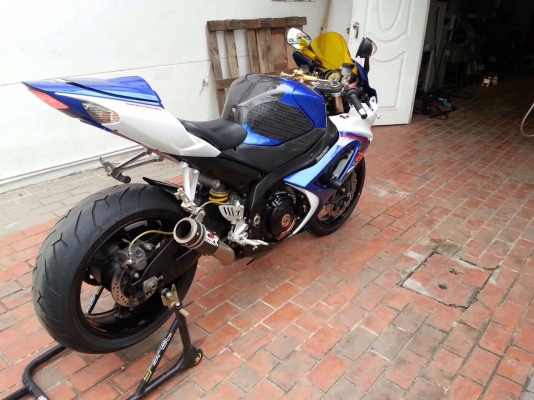 ...ขายGsxr1000(K7)สรรพสารมิตรแท้.แต่งเพียบ.สีเดิมสติ๊ก้กอร์เดิมโรงงานครับ..