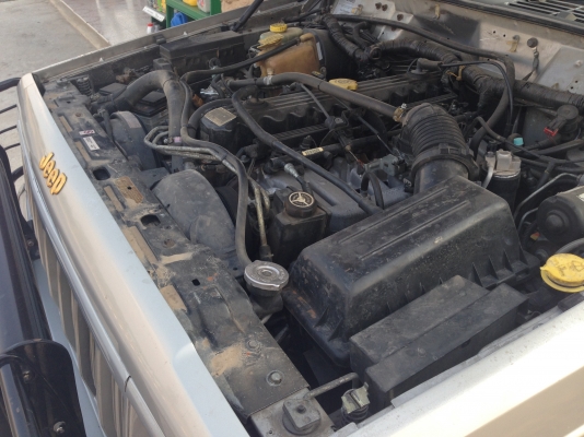 JEEP cherokee Limited    ปี 37มีภาพวีดีโอ  ใครหารุ่นนี้อยู่รับรองว่าคุ้มมาก พร้อมลุย เกียร์อัตโนมัติ แอร์ ล้อแมกซ์ CD USB  ABS AIRBAG พ.พาวเวอร์ ก.ไฟฟ้าซ. ล็อก กระจกมองข้างปรับไฟฟ้า ภายในตกแต่งลายไม้  เบาะหนังปรับไฟฟ้า ติดแก๊ส LPG ใช้ได้ 2 ระบบ นิ่งทั้งแก