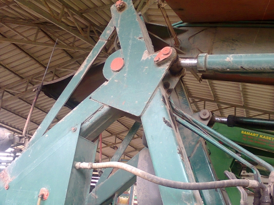 รถคีบหลัง ฟอร์ด 6600 เกียร์ทอร์ค สามารถเกษตรยนต์น มีทะเบียน