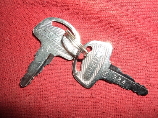 ขอบคุณ พ.เสือ ฝาปิดถังน้ำมันแท้ K-125  สนใจโทร.081-005-8785