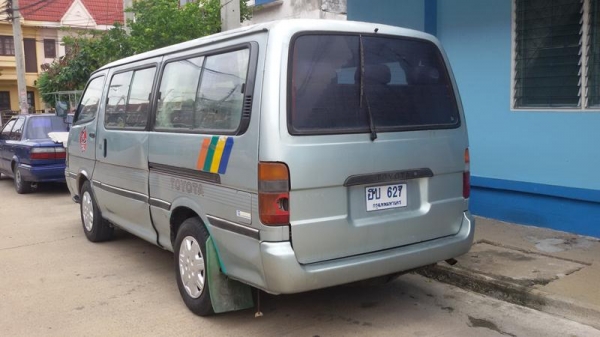 ขายรถตู้ Toyota Hiace 2.8 หัวจรวดปี95 เครื่อง-ช่วงล่างดีมากๆ เบาะครับ มีเพาเวอร์ เบาะครบ แอร์ไม่เย็น ภาษีขาดปีกว่าๆ ราคาประหยัด ต่อลองกันได้