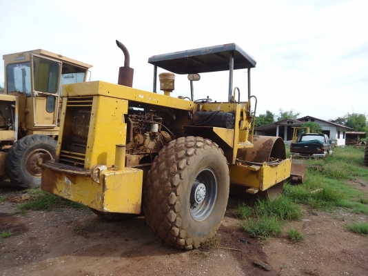 ขายรถบดVIBROMAX-2000-W1102-D-10ตันมีเล่มทะเบียน