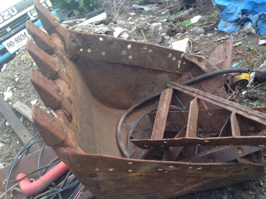 ขาย!!กระบวยแม็กโคร มาร์คที. (ขายตามสภาพ) ขาย!!กระบวยแม็กโคร มาร์คที. (ขายตามสภาพ)