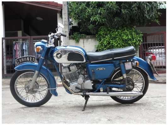 Honda CD125 ตัวกระเป๋าใหญ่ ทะเบียนแท้ 42,000 บาท Honda CD125 ตัวกระเป๋าใหญ่ ทะเบียนแท้ 42,000 บาท
