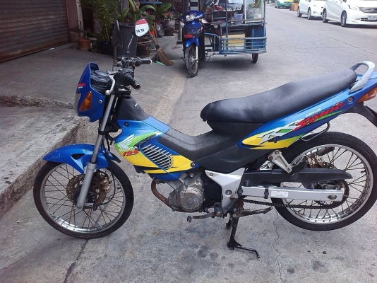 Sonic  ปี 44 สีดำ น้ำเงิน รถบ้าน เครื่องเดิม แน่นๆ ชุดสีซีดนิดหน่อย เอกสารครบ