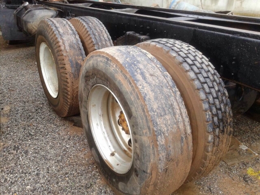 ขายแชสซีรถบรรทกุสิบล้อ HINO SUMO227 เครื่องเดิม EM100-220 แรง 2 เพลา เกียร์เดิม ทะเบียนพร้อม ขายแชสซีรถบรรทกุสิบล้อ HINO SUMO227 เครื่องเดิม EM100-220 แรง 2 เพลา เกียร์เดิม ทะเบียนพร้อม