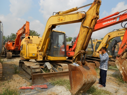 ขายรถขุด KOMATSU PC70-7  (เก่านอก)