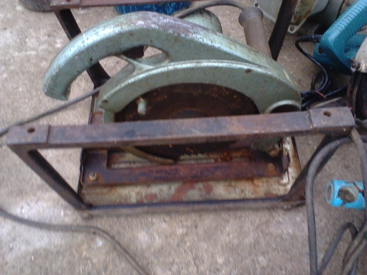 เลื่อย  9  นิ้วมากีตาพร้อมฐาน