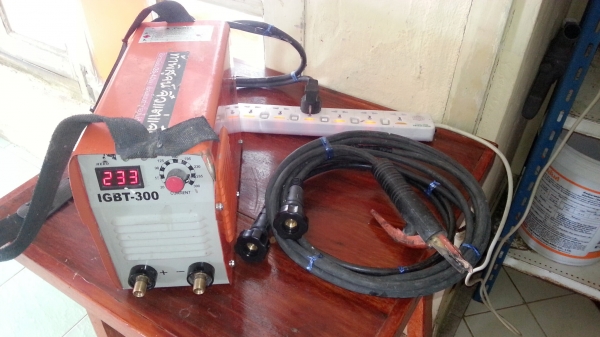 ขายเครื่องเชื่อมระบบ INVERTERพลังสูง300Aแบบหน้าปัดดิจิตอลยี่ห้อHEROพร้อมใช้งาน