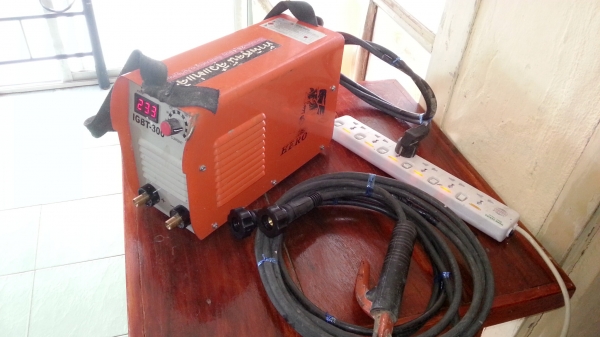 ขายเครื่องเชื่อมระบบ INVERTERพลังสูง300Aแบบหน้าปัดดิจิตอลยี่ห้อHEROพร้อมใช้งาน