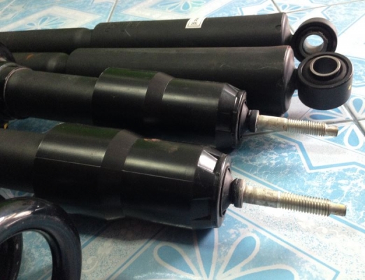 ขายโช๊ค Mazda BT 50 Pro 4x4 หน้าหลัง 4 ต้น สปริงคู่หน้า 2 ตัว มือสอง ขายโช๊ค Mazda BT 50 Pro 4x4 หน้าหลัง 4 ต้น สปริงคู่หน้า 2 ตัว มือสอง