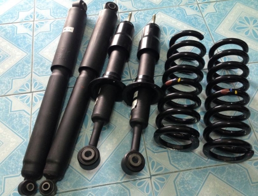 ขายโช๊ค Mazda BT 50 Pro 4x4 หน้าหลัง 4 ต้น สปริงคู่หน้า 2 ตัว มือสอง