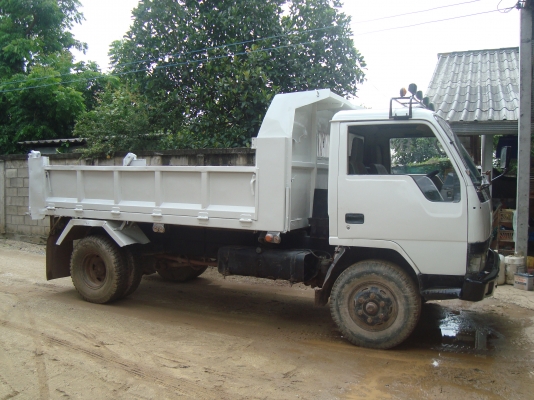 ขาย 6ล้อ ดั้ม ปี39 พร้อมใช้งานพร้อมเล่มทะเบียท พร้อมโอน ราคา 320,000 บาท