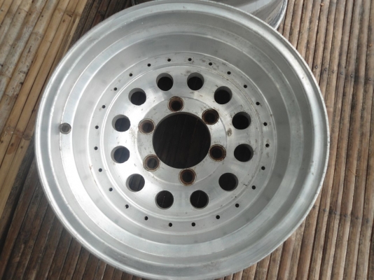 (ราคาพร้อมส่งทั่วไทยครับผม)ขายล้อ 4x4 6 รู และ 5 รู ลึก 8.5 (ราคาพร้อมส่งทั่วไทยครับผม)ขายล้อ 4x4 6 รู และ 5 รู ลึก 8.5