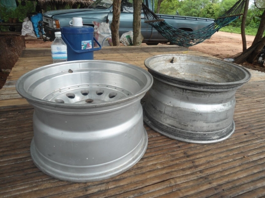 (ราคาพร้อมส่งทั่วไทยครับผม)ขายล้อ 4x4 6 รู และ 5 รู ลึก 8.5 (ราคาพร้อมส่งทั่วไทยครับผม)ขายล้อ 4x4 6 รู และ 5 รู ลึก 8.5