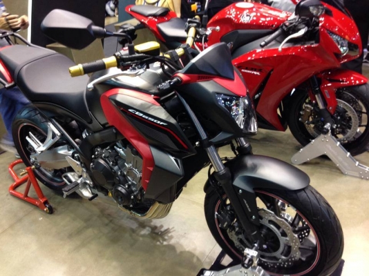 ขายใบจองมอเตอร์ไซค์ Bigbike  รุ่น  CB650F สีดำด้าน