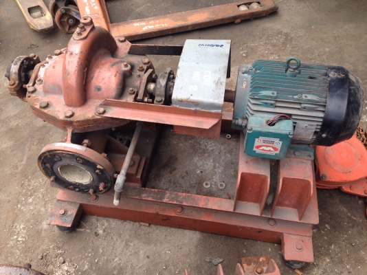 ขายปั้มน้ำ Split case มอเตอร์ 10 HP. 380 V ขนาด เข้า 5 ออก 4 นิ้ว สภาพดี มี 4 ชุดครับ