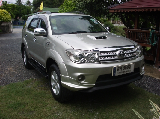 ขายฟอร์จูนเนอร์  แต่งสวย มือเดียว ไม่ชน