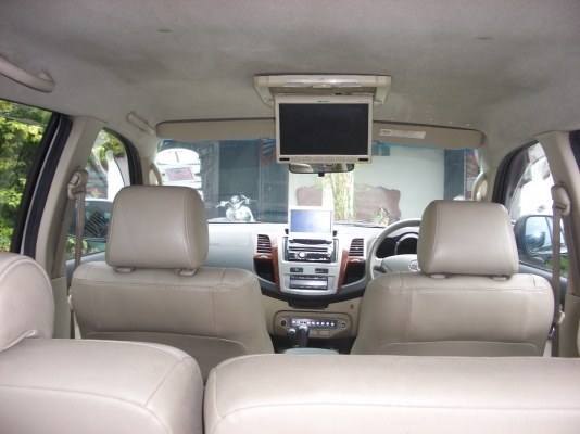 ขายฟอร์จูนเนอร์  แต่งสวย มือเดียว ไม่ชน