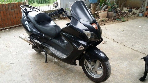 ลูกค้าฝากขาย honda forza 250 cc
