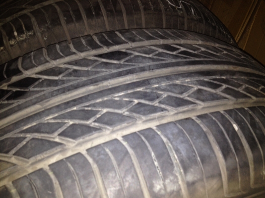 ขายล้อแม็กลาย VIP ขอบ 18 6 รู พร้อมยาง 255 60 18 ปี 12 สภาพใช้ได้อีกนานครับ