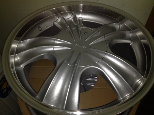 ขายล้อแม็กลาย VIP ขอบ 18 6 รู พร้อมยาง 255 60 18 ปี 12 สภาพใช้ได้อีกนานครับ