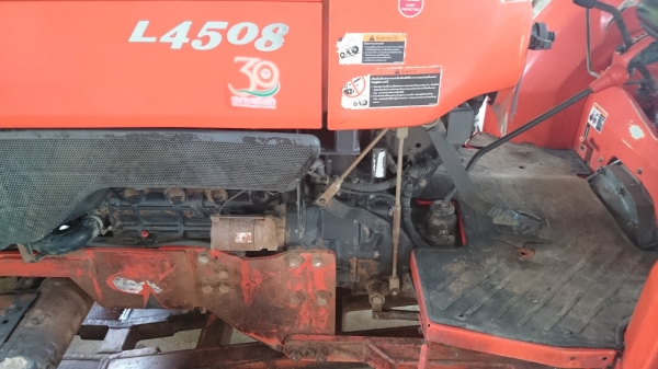 ขายรถไถ คูโบต้า L4508 พร้อมอุปกรณ์ 3 ชิ้น ผานดันและโรตารี่ 1.8 ตราช้าง พร้อมผานพรวนชั่วโมงการทำงาน 1600 ชั่วโมง ขายรถไถ คูโบต้า L4508 พร้อมอุปกรณ์ 3 ชิ้น ผานดันและโรตารี่ 1.8 ตราช้าง พร้อมผานพรวนชั่วโมงการทำงาน 1600 ชั่วโมง