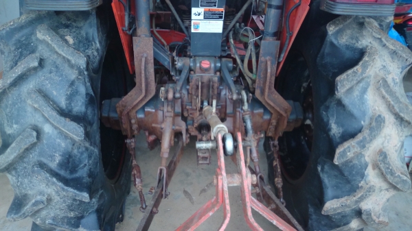 ขายรถไถ คูโบต้า L4508 พร้อมอุปกรณ์ 3 ชิ้น ผานดันและโรตารี่ 1.8 ตราช้าง พร้อมผานพรวนชั่วโมงการทำงาน 1600 ชั่วโมง ขายรถไถ คูโบต้า L4508 พร้อมอุปกรณ์ 3 ชิ้น ผานดันและโรตารี่ 1.8 ตราช้าง พร้อมผานพรวนชั่วโมงการทำงาน 1600 ชั่วโมง