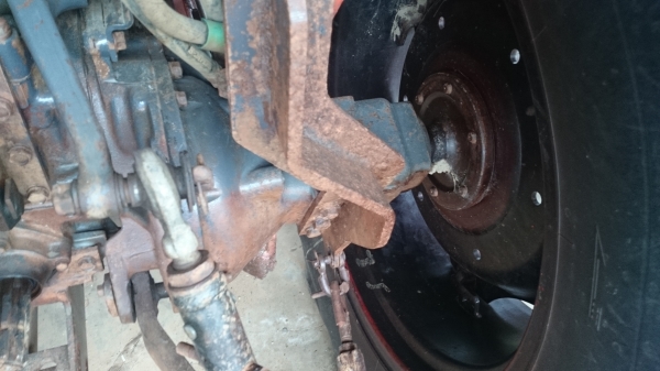 ขายรถไถ คูโบต้า L4508 พร้อมอุปกรณ์ 3 ชิ้น ผานดันและโรตารี่ 1.8 ตราช้าง พร้อมผานพรวนชั่วโมงการทำงาน 1600 ชั่วโมง ขายรถไถ คูโบต้า L4508 พร้อมอุปกรณ์ 3 ชิ้น ผานดันและโรตารี่ 1.8 ตราช้าง พร้อมผานพรวนชั่วโมงการทำงาน 1600 ชั่วโมง