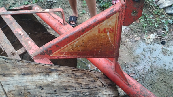 ขายรถไถ คูโบต้า L4508 พร้อมอุปกรณ์ 3 ชิ้น ผานดันและโรตารี่ 1.8 ตราช้าง พร้อมผานพรวนชั่วโมงการทำงาน 1600 ชั่วโมง ขายรถไถ คูโบต้า L4508 พร้อมอุปกรณ์ 3 ชิ้น ผานดันและโรตารี่ 1.8 ตราช้าง พร้อมผานพรวนชั่วโมงการทำงาน 1600 ชั่วโมง