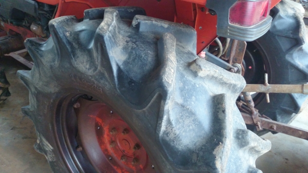 ขายรถไถ คูโบต้า L4508 พร้อมอุปกรณ์ 3 ชิ้น ผานดันและโรตารี่ 1.8 ตราช้าง พร้อมผานพรวนชั่วโมงการทำงาน 1600 ชั่วโมง ขายรถไถ คูโบต้า L4508 พร้อมอุปกรณ์ 3 ชิ้น ผานดันและโรตารี่ 1.8 ตราช้าง พร้อมผานพรวนชั่วโมงการทำงาน 1600 ชั่วโมง