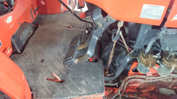 ขายรถไถ คูโบต้า L4508 พร้อมอุปกรณ์ 3 ชิ้น ผานดันและโรตารี่ 1.8 ตราช้าง พร้อมผานพรวนชั่วโมงการทำงาน 1600 ชั่วโมง ขายรถไถ คูโบต้า L4508 พร้อมอุปกรณ์ 3 ชิ้น ผานดันและโรตารี่ 1.8 ตราช้าง พร้อมผานพรวนชั่วโมงการทำงาน 1600 ชั่วโมง