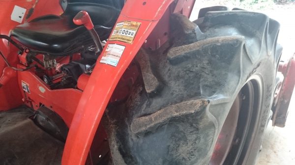 ขายรถไถ คูโบต้า L4508 พร้อมอุปกรณ์ 3 ชิ้น ผานดันและโรตารี่ 1.8 ตราช้าง พร้อมผานพรวนชั่วโมงการทำงาน 1600 ชั่วโมง ขายรถไถ คูโบต้า L4508 พร้อมอุปกรณ์ 3 ชิ้น ผานดันและโรตารี่ 1.8 ตราช้าง พร้อมผานพรวนชั่วโมงการทำงาน 1600 ชั่วโมง