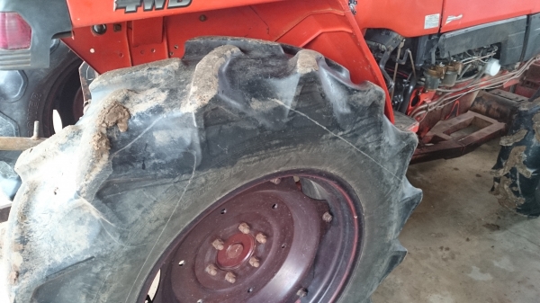 ขายรถไถ คูโบต้า L4508 พร้อมอุปกรณ์ 3 ชิ้น ผานดันและโรตารี่ 1.8 ตราช้าง พร้อมผานพรวนชั่วโมงการทำงาน 1600 ชั่วโมง ขายรถไถ คูโบต้า L4508 พร้อมอุปกรณ์ 3 ชิ้น ผานดันและโรตารี่ 1.8 ตราช้าง พร้อมผานพรวนชั่วโมงการทำงาน 1600 ชั่วโมง