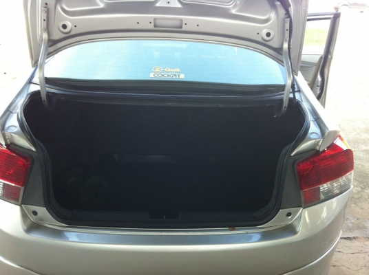 ขายรถเก๋งสวยน่าใช้ เดิมๆ สภาพป้ายแดง ภายในสะอาด