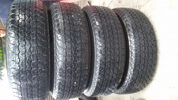 ขายยาง 255/70/15บิสโตนปี13ชุดละ7300