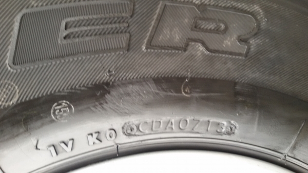 ขายยาง 255/70/15บิสโตนปี13ชุดละ7300