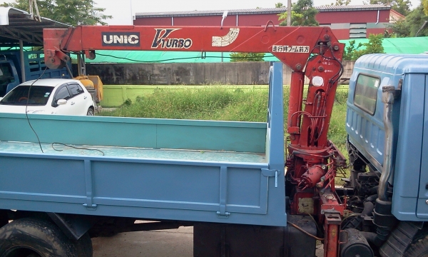 ขายรถ6ล้อติดเครน2.9ตันISUZUNPR110แรงม้า