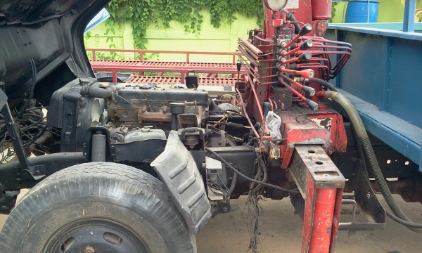 ขายรถ6ล้อติดเครน2.9ตันISUZUNPR110แรงม้า