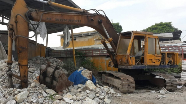 ขาย โคมัสสุ รุ่น2 พีชี200 ใช้งานได้เลย