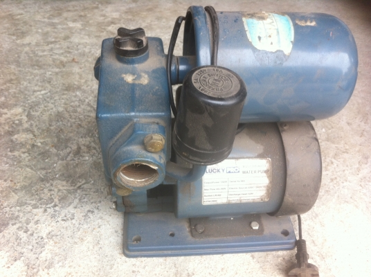 ปั็มน้ำอัตโนมัติ LUCKY PRO ขนาด 180 W. อัตราการไหลที่ 40 ลิตร/นาที  ดูดได้ลึก 9 เมตร  และส่งได้สูง 32 ม.