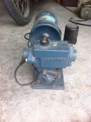 ปั็มน้ำอัตโนมัติ LUCKY PRO ขนาด 180 W. อัตราการไหลที่ 40 ลิตร/นาที  ดูดได้ลึก 9 เมตร  และส่งได้สูง 32 ม.