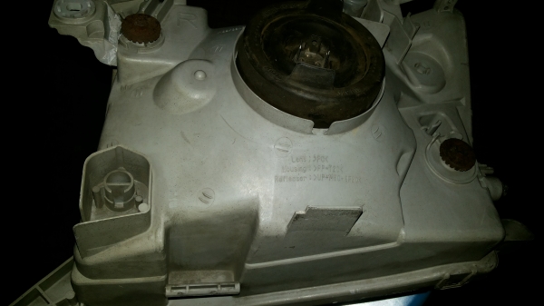 ไฟหน้านิลสันฟรอนเทียรึุ่นไฟตาเพชรปี02แท้ข้างขวา ไฟหน้านิลสันฟรอนเทียรึุ่นไฟตาเพชรปี02แท้ข้างขวา