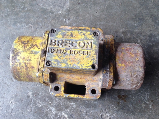 ขายมอเตอร์เขย่า-สั่น Brecon 380V made in Germany ขนาด 630 W แรงดี พร้อมใช้งาน