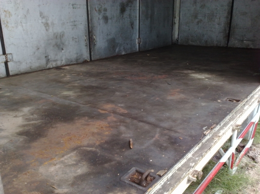 ขายตู้ 10 บานใส่หกล้อกลางครับ ขายถูกๆ 55000 ครับ